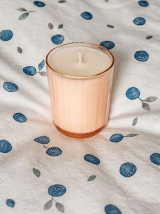 ✨ Máme pro vás novinku, která nám doslova učarovala. A věříme, že okouzlí i vás.✨ Jsou to ručně vyráběné přírodní svíčky z...